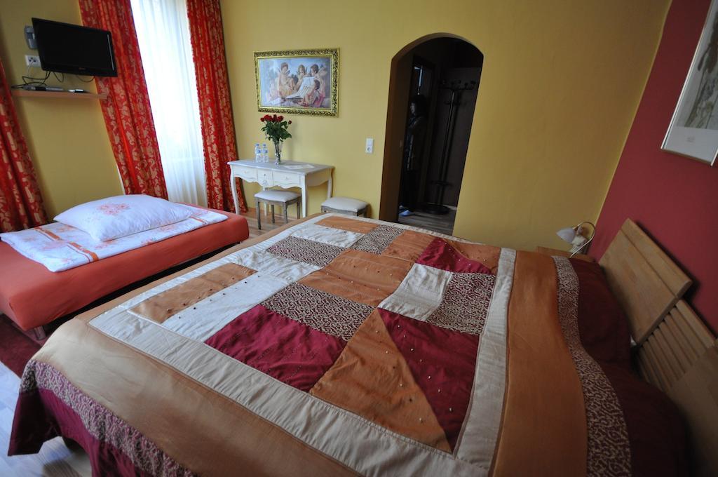 Hotel Restaurant "Athen" Munstermaifeld Екстер'єр фото