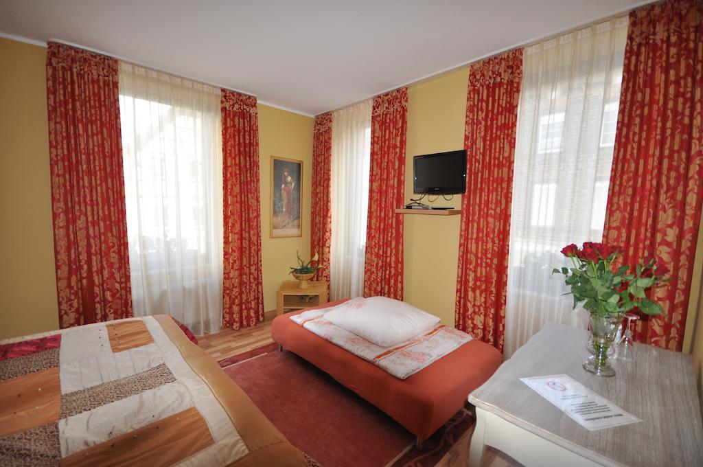 Hotel Restaurant "Athen" Munstermaifeld Екстер'єр фото